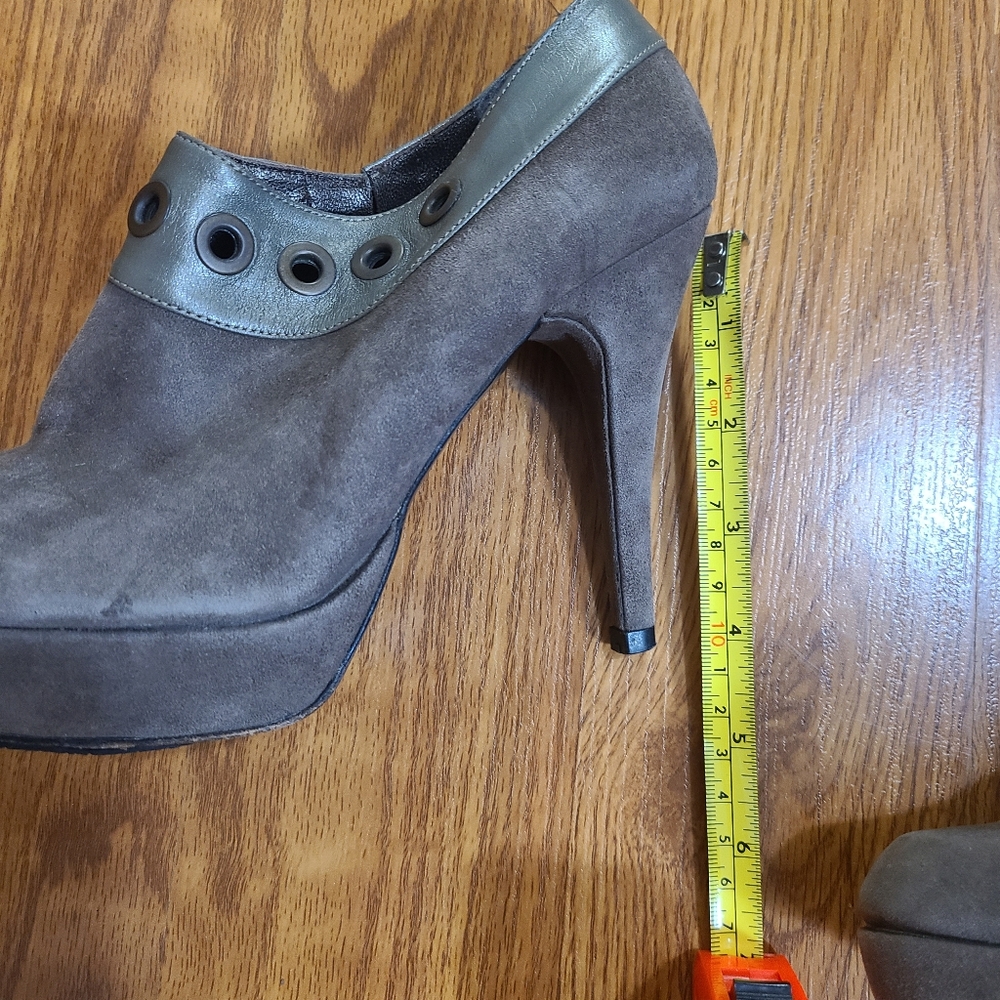 Stuart Weitzman Suade Platform Heels Size 6 - image 6
